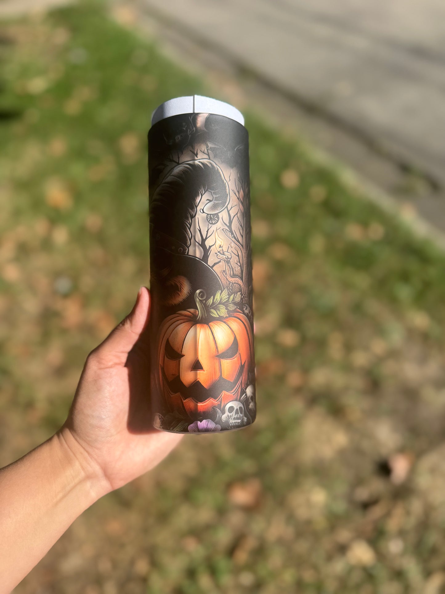{RTS} 20oz Spooky Highland Cow Matte Glass