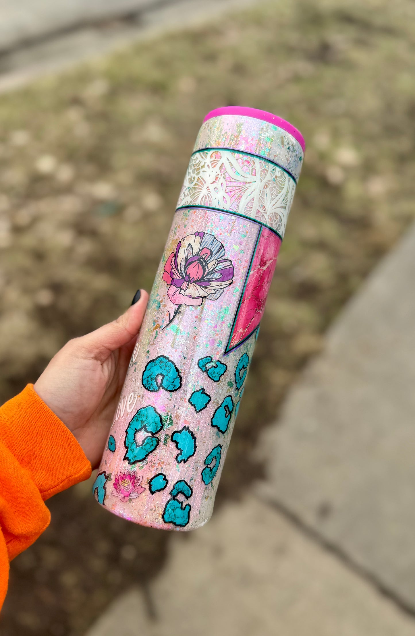 {RTS} 32oz Doodle Flower Tumbler